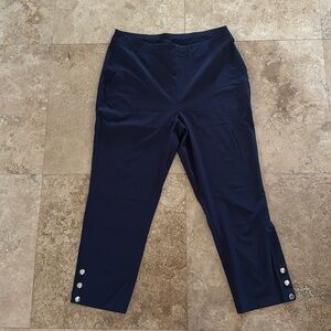 💙 NWT Chico’s Z Energy Navy Crop Pants – Size 1 (women’s 8)💙